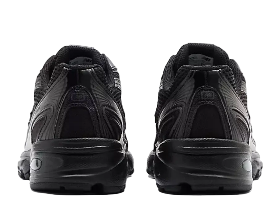 New Balance 740 Trainers ‘Black’