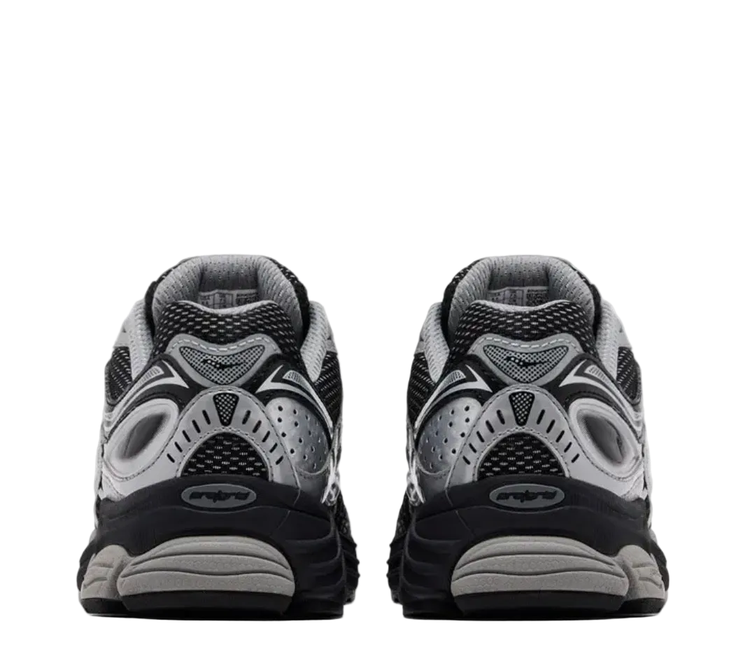 Saucony Omni 9 ‘Black Silver’