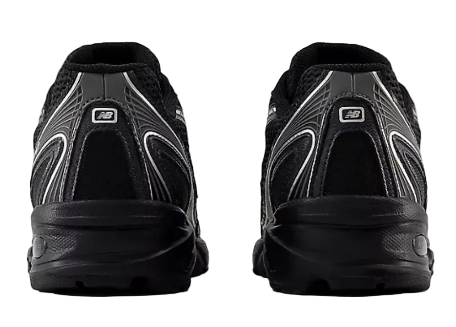 New Balance 740 Trainers ‘Black & Silver’